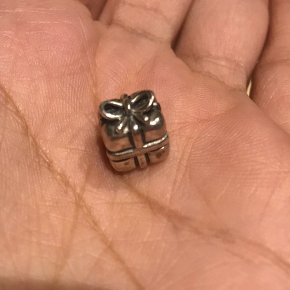 Pandora Jewelry - Giftbox charm